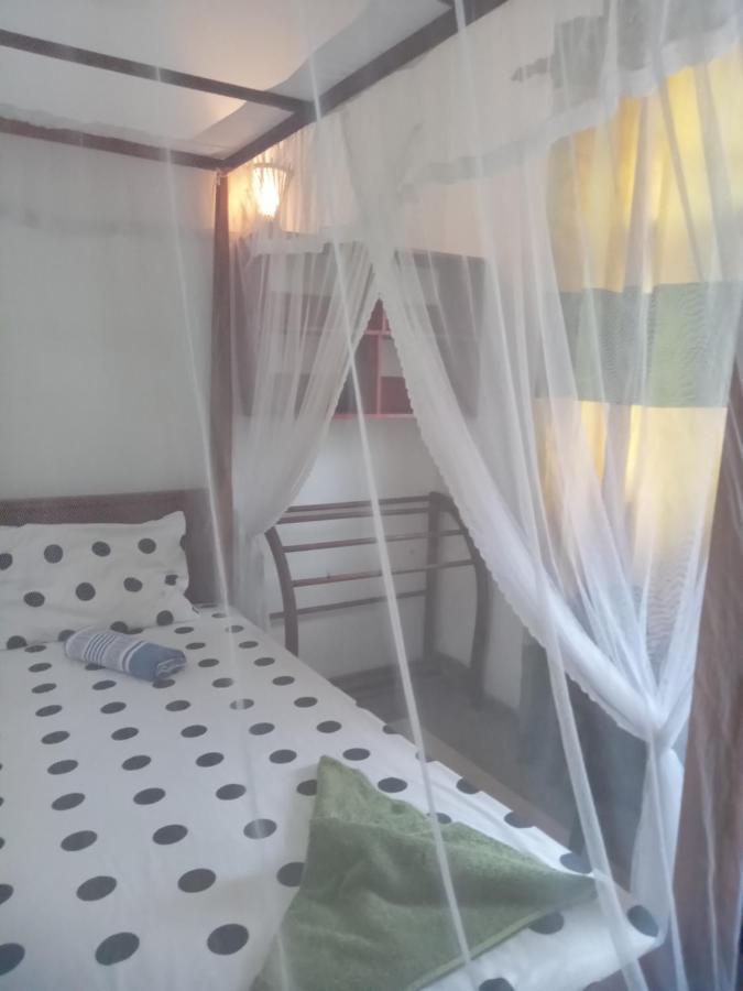 New Chili Lodge Mirissa Bagian luar foto